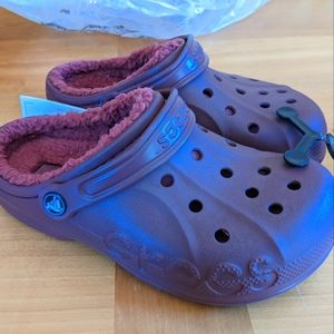 Crocs Baya Fuzz Lined, Burgundy/Dark Red